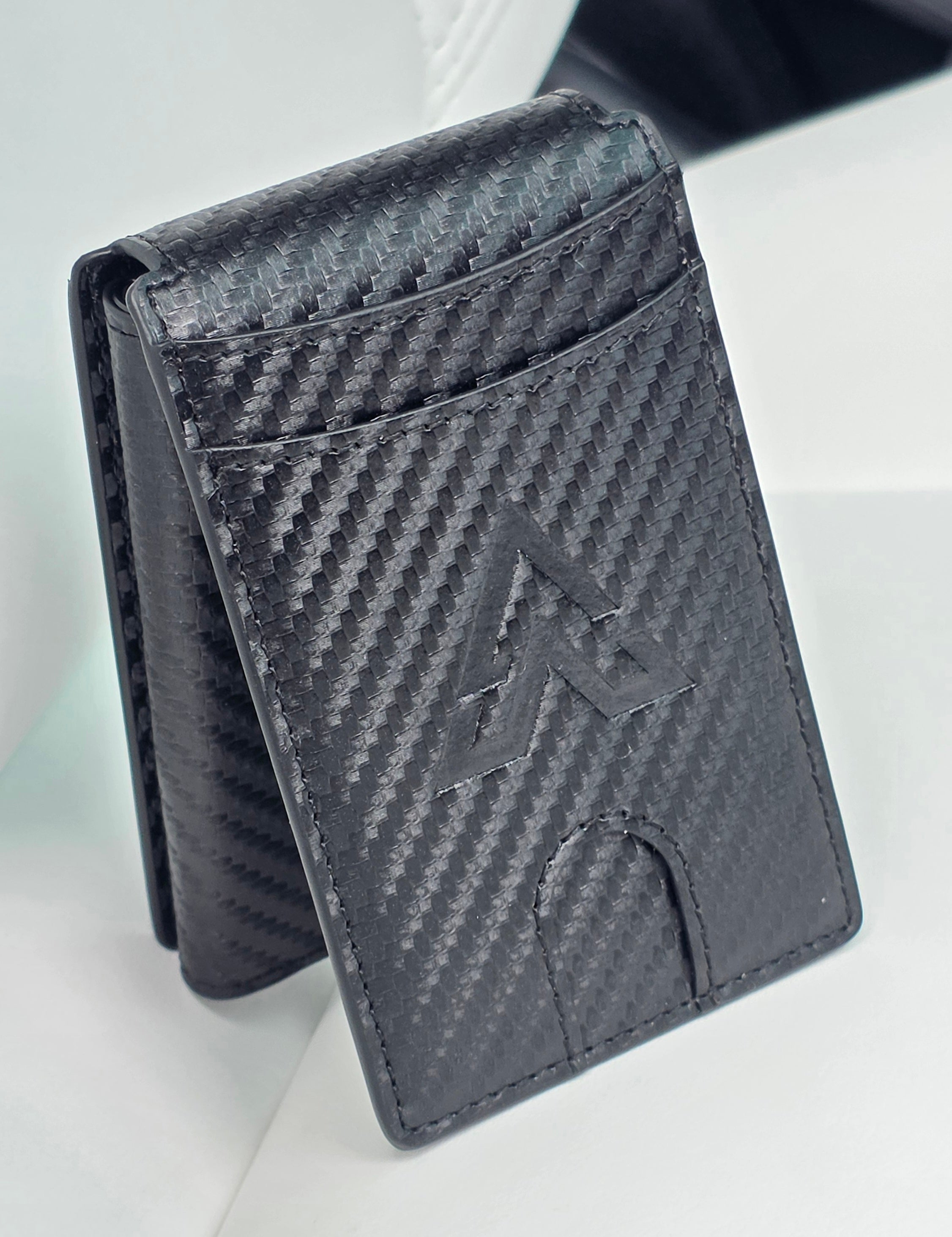Altus EDC Minimalist Wallet - Soft-Touch Microfiber Carbon Weave - Scr